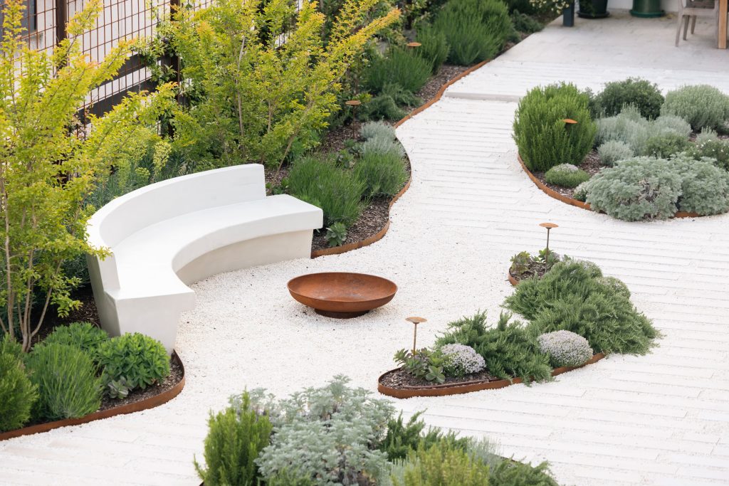 Jardín privado en Aravaca, Madrid (proyecto Camarines). Leticia de las Bárcenas, estudio de paisajismo